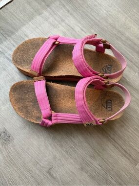 Reef Women’s Pink Adjustable Strap Sandals